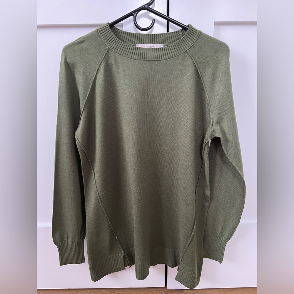 Loft seamed tunic sweater. Olive green